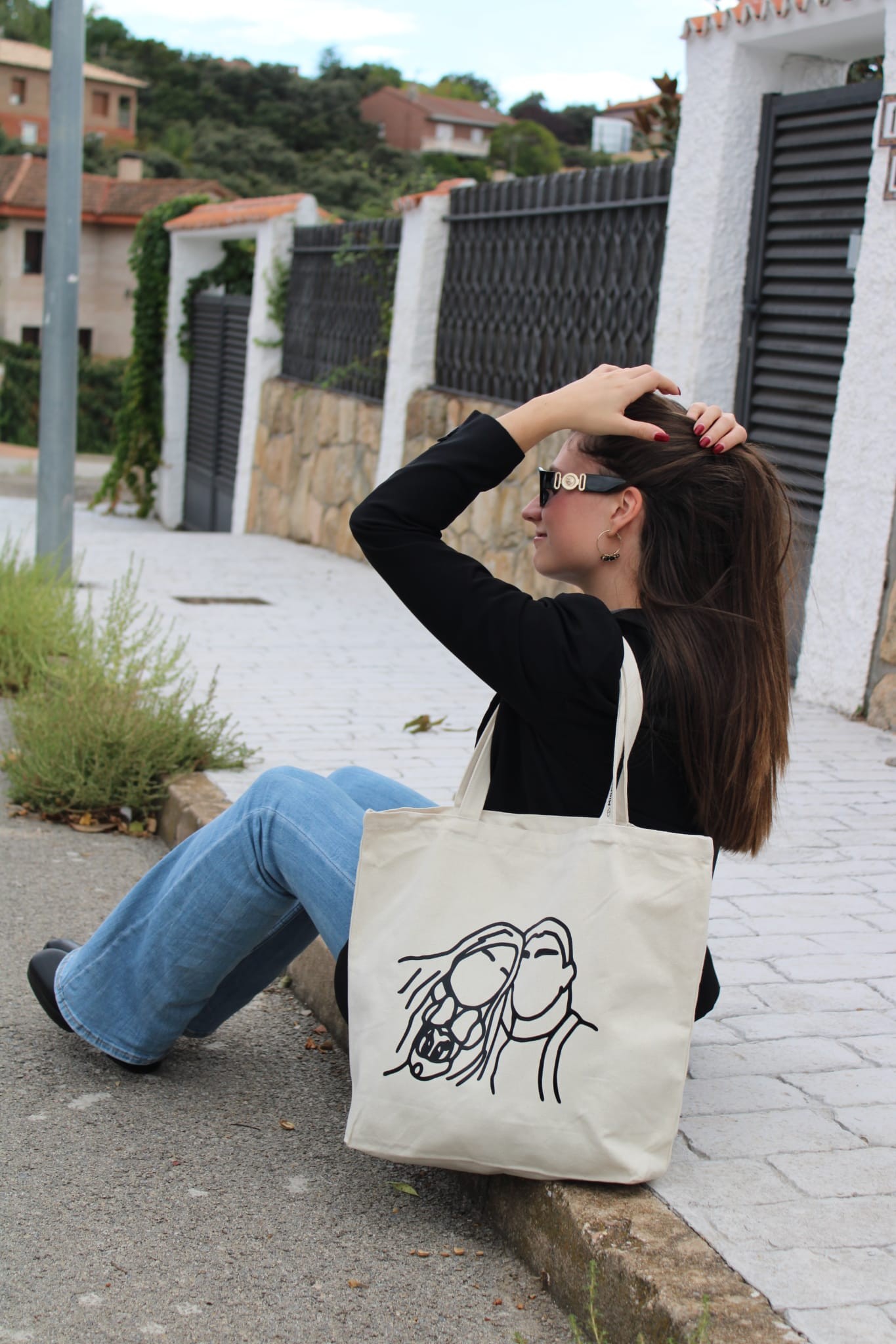 Bolso de Tela con Diseño Minimalista y Personalizado - Imagen 3